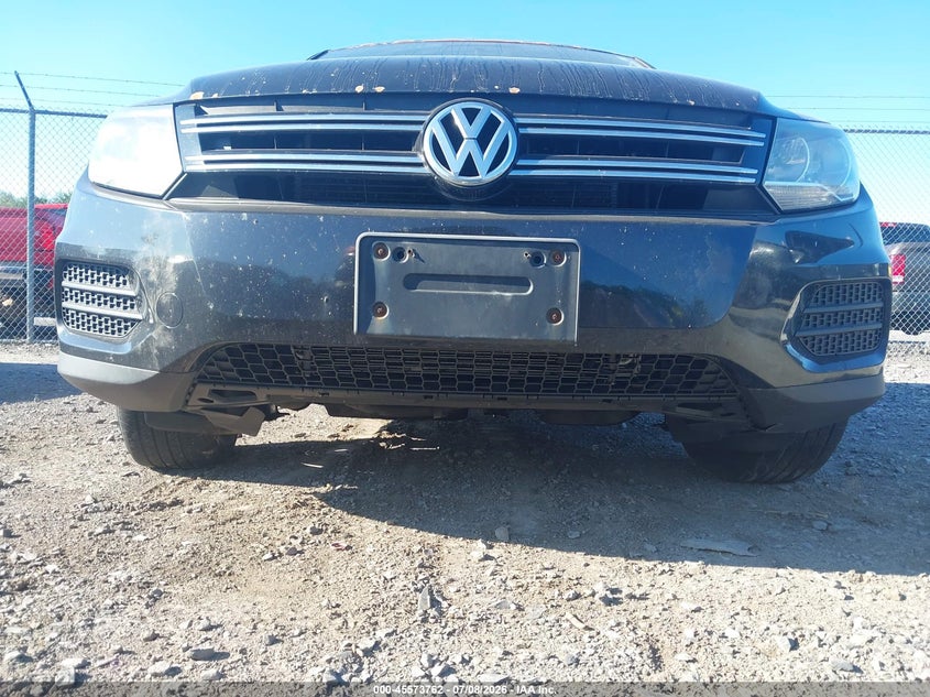 2014 Volkswagen Tiguan VIN WVGBV3AX3EW506218 IAAI salvage auction — NORMAL WEAR, Clear (New York), sold $400 on 2026-07-30 (photo 6)