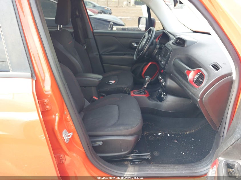 2016 Jeep Renegade VIN ZACCJBCT8GPE27555 IAAI salvage auction — RIGHT FRONT, Wait Title, sold $1,450 on 2026-08-19 (photo 5)