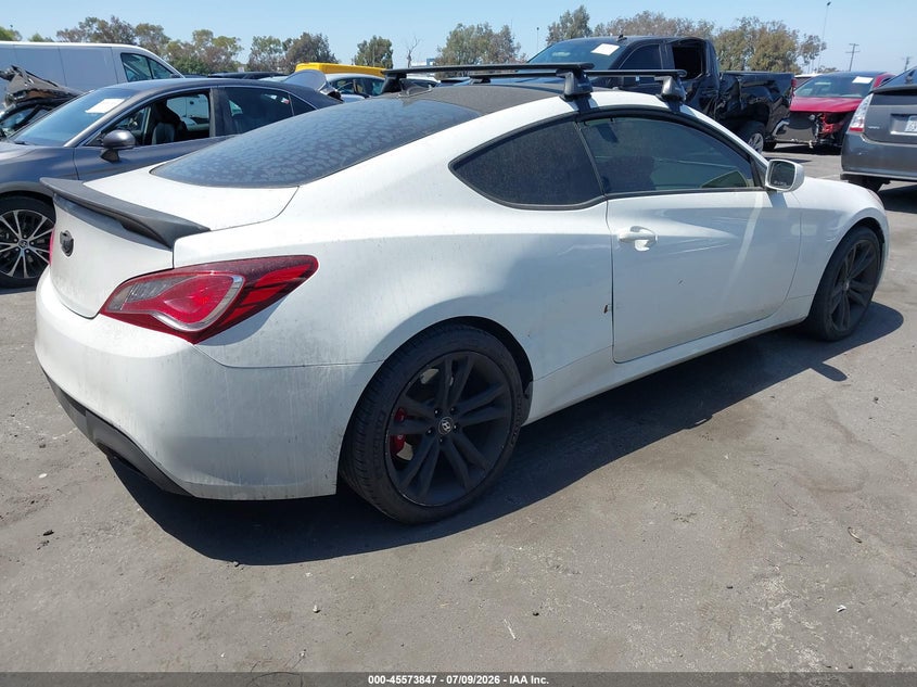 2011 Hyundai Genesis VIN KMHHT6KDXBU054345 IAAI salvage auction — NORMAL WEAR, Clear - Dealer Only (California), sold $550 on 2026-07-16 (photo 4)