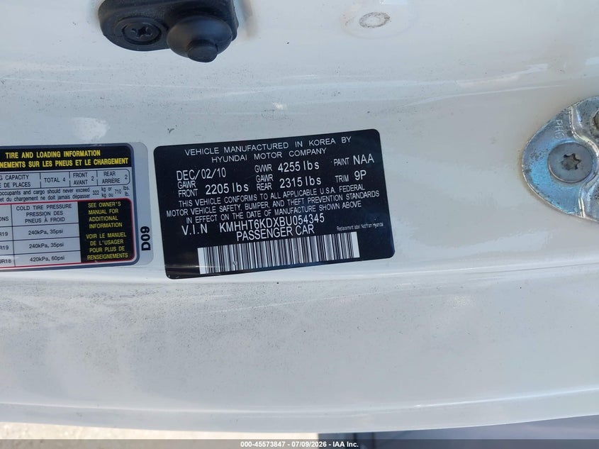 2011 Hyundai Genesis VIN KMHHT6KDXBU054345 IAAI salvage auction — NORMAL WEAR, Clear - Dealer Only (California), sold $550 on 2026-07-16 (photo 9)