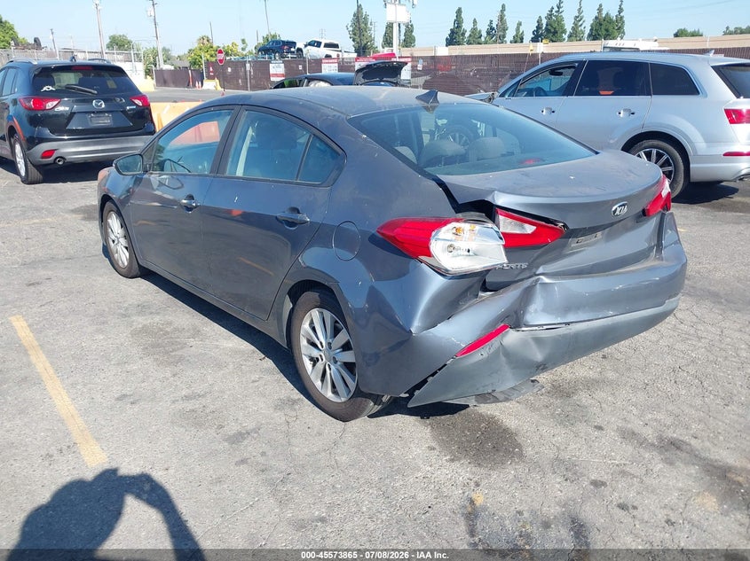 2016 Kia Forte VIN KNAFX4A69G5590256 IAAI salvage auction — REAR END, Salvage (California), sold $475 on 2026-07-29 (photo 3)