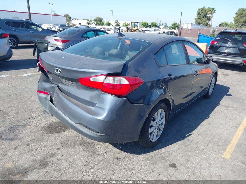 2016 Kia Forte VIN KNAFX4A69G5590256 IAAI salvage auction — REAR END, Salvage (California), sold $475 on 2026-07-29 (photo 4)