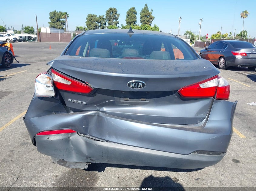 2016 Kia Forte VIN KNAFX4A69G5590256 IAAI salvage auction — REAR END, Salvage (California), sold $475 on 2026-07-29 (photo 6)