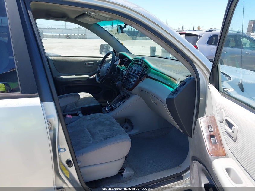 2005 Toyota Highlander VIN JTEGP21A550066320 IAAI salvage auction — NORMAL WEAR, Clear - Dealer Only (California), sold $875 on 2026-07-15 (photo 5)