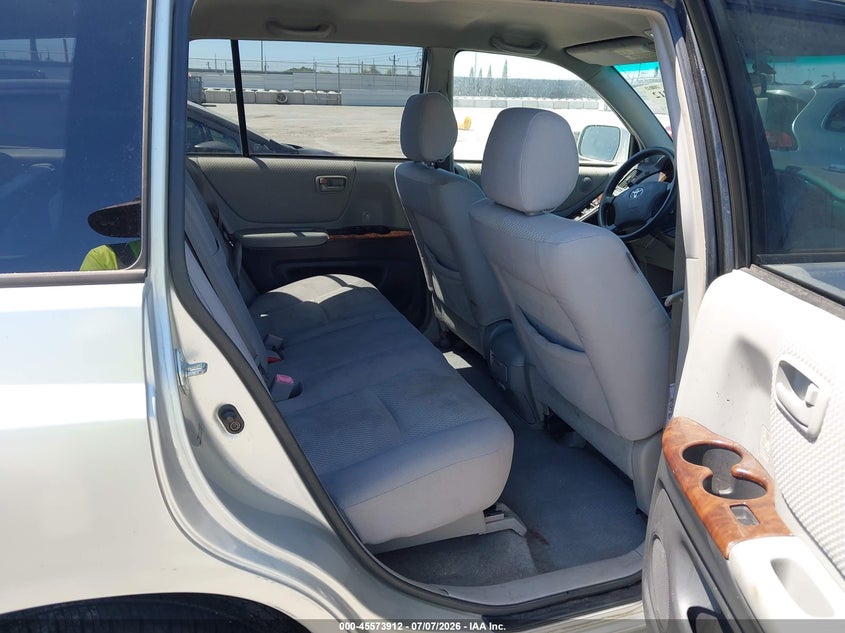2005 Toyota Highlander VIN JTEGP21A550066320 IAAI salvage auction — NORMAL WEAR, Clear - Dealer Only (California), sold $875 on 2026-07-15 (photo 8)