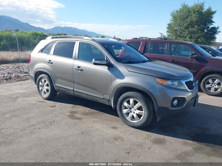 2011 Kia Sorento VIN 5XYKTDA18BG036952 IAAI salvage auction — NORMAL WEAR, Clear (Wyoming), sold $700 on 2026-07-16 (photo 1)