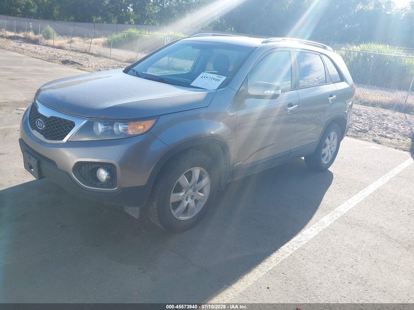 2011 Kia Sorento VIN 5XYKTDA18BG036952 IAAI salvage auction — NORMAL WEAR, Clear (Wyoming), sold $700 on 2026-07-16 (photo 2)