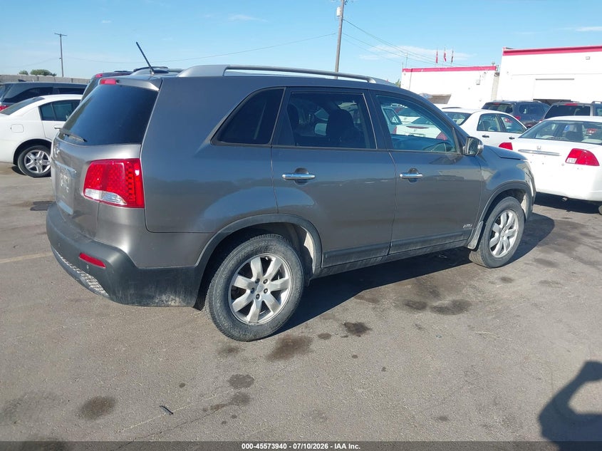 2011 Kia Sorento VIN 5XYKTDA18BG036952 IAAI salvage auction — NORMAL WEAR, Clear (Wyoming), sold $700 on 2026-07-16 (photo 4)