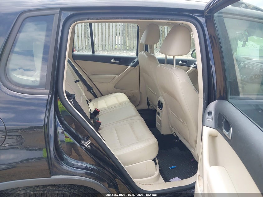 2017 Volkswagen Tiguan VIN WVGBV7AX5HK021081 IAAI salvage auction — NORMAL WEAR, Salvage Title, sold $1,600 on 2026-07-27 (photo 8)