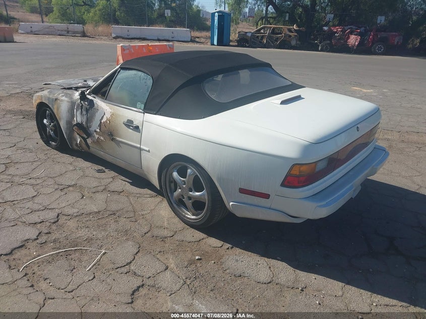 1990 Porsche 944 VIN WP0CB2945LN480648 IAAI salvage auction — ENGINE BURN, Non-Repairable (California), sold $175 on 2026-08-11 (photo 3)