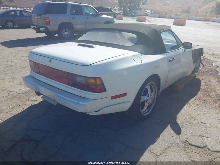 1990 Porsche 944 VIN WP0CB2945LN480648 IAAI salvage auction — ENGINE BURN, Non-Repairable (California), sold $175 on 2026-08-11 (photo 4)