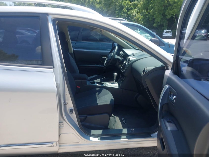 2015 Nissan Rogue VIN JN8AS5MT7FW667884 IAAI salvage auction — NORMAL WEAR, Clear (Missouri), sold $525 on 2026-07-29 (photo 5)