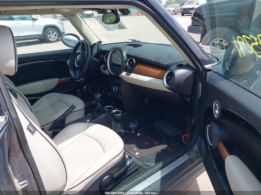 2012 Mini Clubman VIN WMWZF3C59CT189469 IAAI salvage auction — NORMAL WEAR, Salvage Title, sold $325 on 2026-07-29 (photo 5)