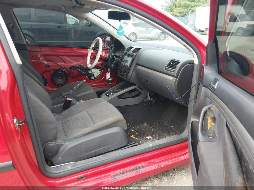 2008 Volkswagen Rabbit VIN WVWAA71K88W117666 IAAI salvage auction — FRONT END, Salvage (Kentucky), sold $200 on 2026-08-17 (photo 5)