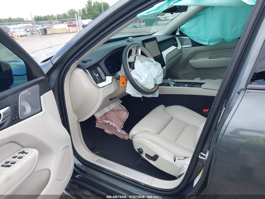 2026 Volvo Xc60 VIN YV4H60RM7T1474563 IAAI salvage auction — FRONT END, Salvage Title, sold $27,900 on 2026-08-14 (photo 5)