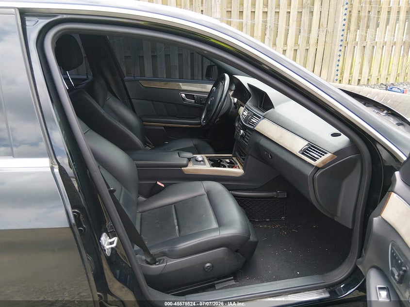 2011 Mercedes-benz E-class VIN WDDHF8HB6BA439213 IAAI salvage auction — NORMAL WEAR, Clear (Virginia), sold $550 on 2026-07-27 (photo 5)