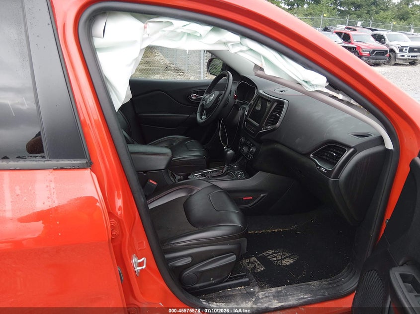 2021 Jeep Cherokee VIN 1C4PJMBX1MD230612 IAAI salvage auction — RIGHT SIDE, Salvage (West Virginia), sold $5,900 on 2026-08-28 (photo 5)
