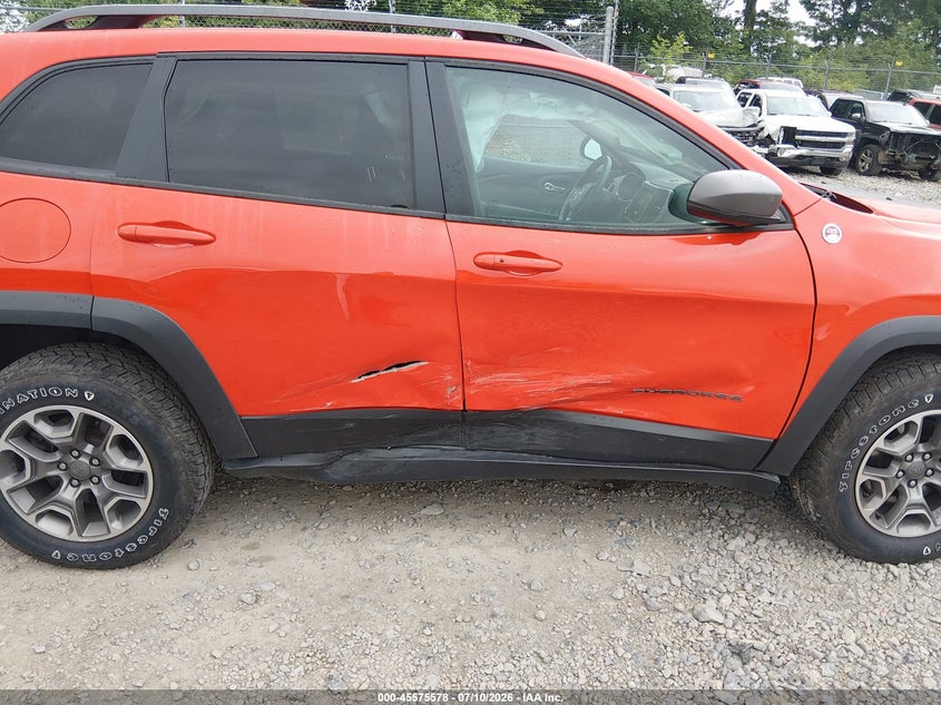 2021 Jeep Cherokee VIN 1C4PJMBX1MD230612 IAAI salvage auction — RIGHT SIDE, Salvage (West Virginia), sold $5,900 on 2026-08-28 (photo 6)