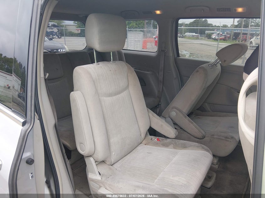 2015 Nissan Quest VIN JN8AE2KP2F9131063 IAAI salvage auction — NORMAL WEAR, Clear (Virginia), sold $375 on 2026-07-24 (photo 8)