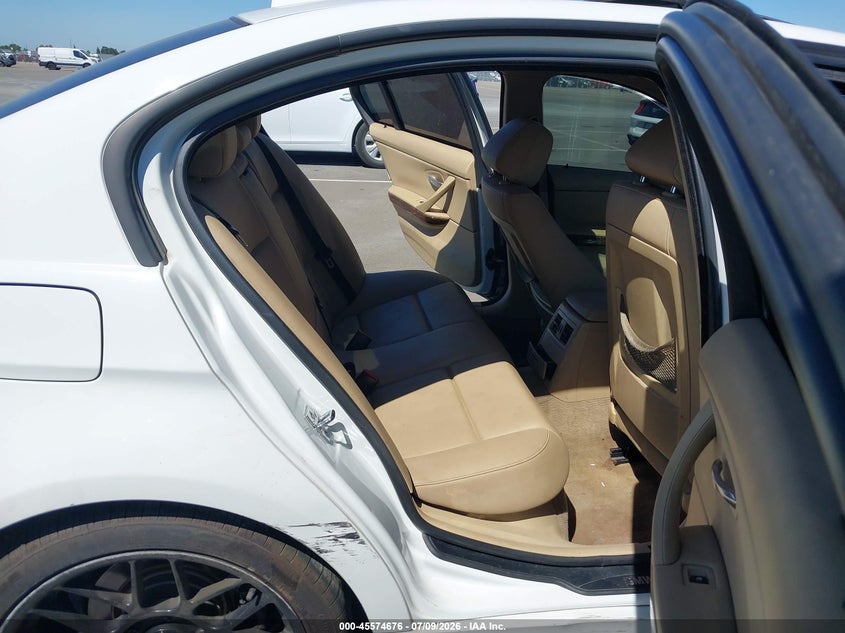 2007 BMW 3 series VIN WBAVC53567FZ72501 IAAI salvage auction — RIGHT SIDE, Salvage (California), sold $400 on 2026-07-28 (photo 8)
