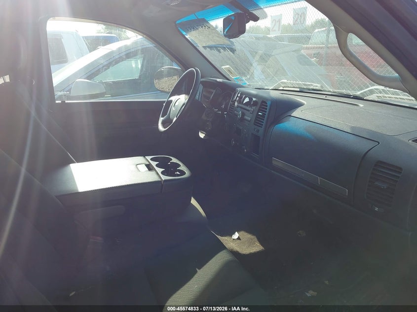 2013 Chevrolet Silverado VIN 1GCRKSE75DZ336411 IAAI salvage auction — NORMAL WEAR, Clear (New York), sold $475 on 2026-07-18 (photo 5)