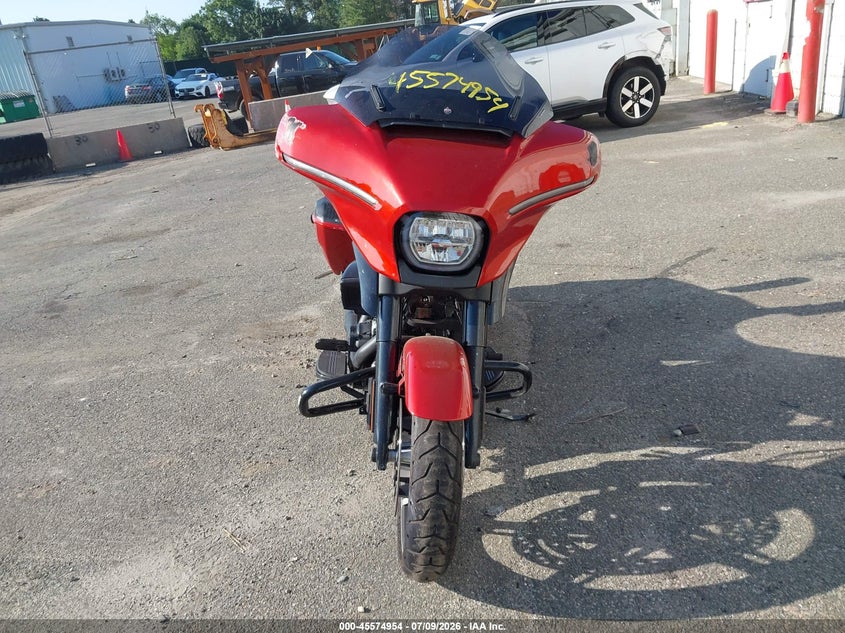 2024 Harley-davidson Street glide VIN 1HD1KB719RB639602 IAAI salvage auction — RIGHT SIDE, Salvage Title, sold $11,500 on 2026-08-05 (photo 5)