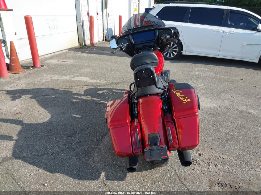 2024 Harley-davidson Street glide VIN 1HD1KB719RB639602 IAAI salvage auction — RIGHT SIDE, Salvage Title, sold $11,500 on 2026-08-05 (photo 6)