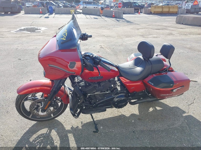 2024 Harley-davidson Street glide VIN 1HD1KB719RB639602 IAAI salvage auction — RIGHT SIDE, Salvage Title, sold $11,500 on 2026-08-05 (photo 9)