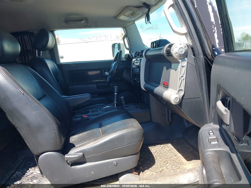 2007 Toyota Fj cruiser VIN JTEBU11F170057688 IAAI salvage auction — LEFT FRONT, Clear (New York), sold $4,250 on 2026-07-30 (photo 5)