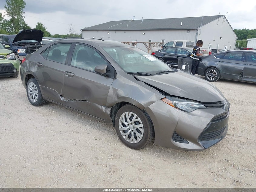 2018 Toyota Corolla VIN 5YFBURHE5JP806134 IAAI salvage auction — FRONT & REAR, Salvage (Ohio), sold $2,650 on 2026-07-29 (photo 1)