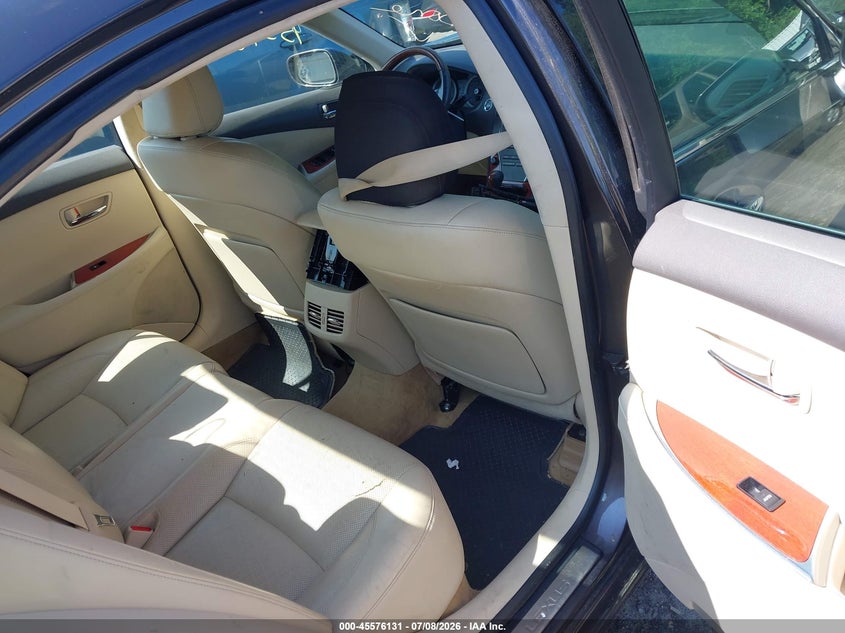 2011 Lexus Es 350 VIN JTHBK1EG1B2415056 IAAI salvage auction — NORMAL WEAR, Clear (Massachusetts), sold $975 on 2026-07-28 (photo 8)