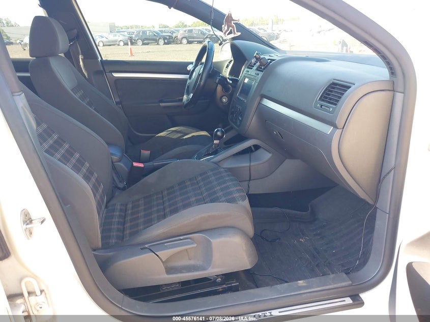 2008 Volkswagen Gti VIN WVWHV71K78W230480 IAAI salvage auction — NORMAL WEAR, Clear (New York), sold $425 on 2026-07-28 (photo 5)