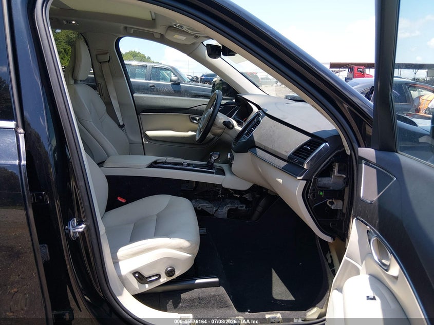 2020 Volvo Xc90 VIN YV4102CK1L1544449 IAAI salvage auction — WATER/FLOOD, Salvage (Mississippi), sold $10,500 on 2026-08-01 (photo 5)