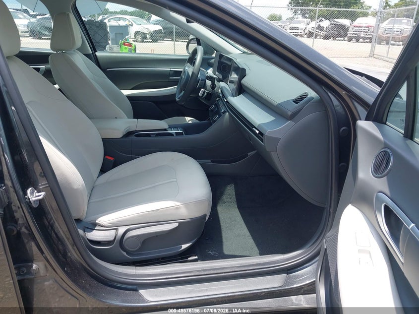 2025 Hyundai Sonata VIN KMHL64JA0SA471522 IAAI salvage auction — NORMAL WEAR, Salvage Title, sold $14,000 on 2026-07-14 (photo 5)