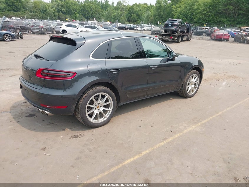 2017 Porsche Macan VIN WP1AB2A56HLB14811 IAAI salvage auction — ROOF, Salvage (Connecticut), sold $5,800 on 2026-07-18 (photo 4)