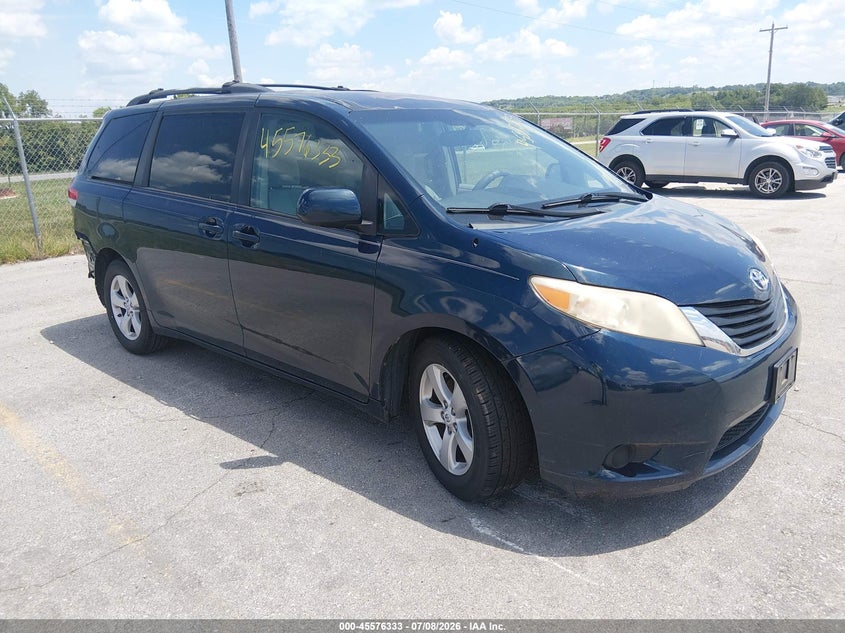 2011 Toyota Sienna VIN 5TDKK3DC3BS097591 IAAI salvage auction — NORMAL WEAR, Clear (Missouri), sold $725 on 2026-07-18 (photo 1)