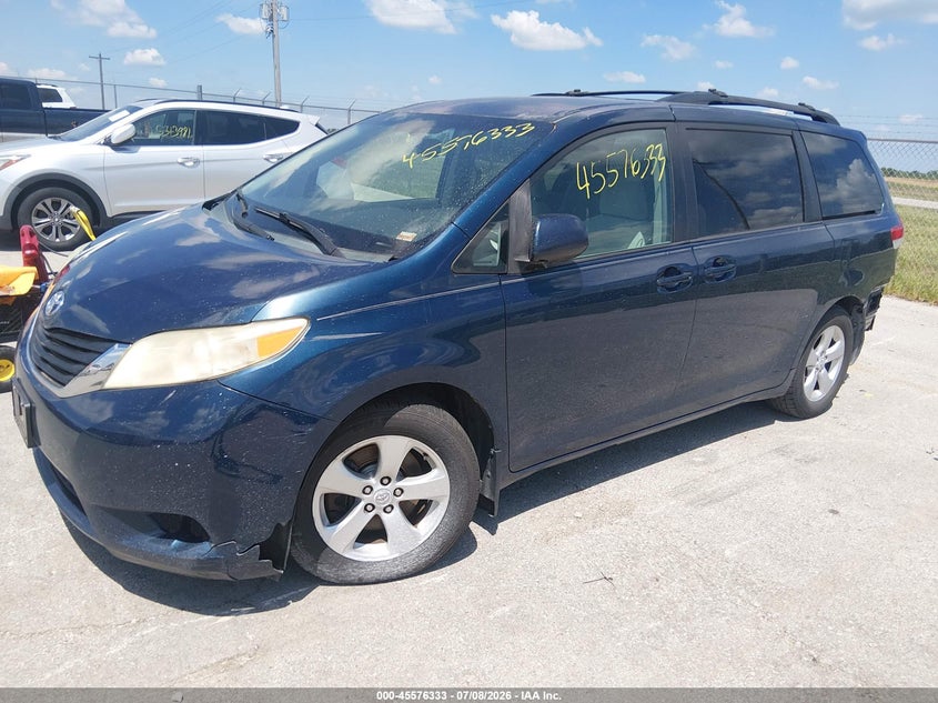 2011 Toyota Sienna VIN 5TDKK3DC3BS097591 IAAI salvage auction — NORMAL WEAR, Clear (Missouri), sold $725 on 2026-07-18 (photo 2)
