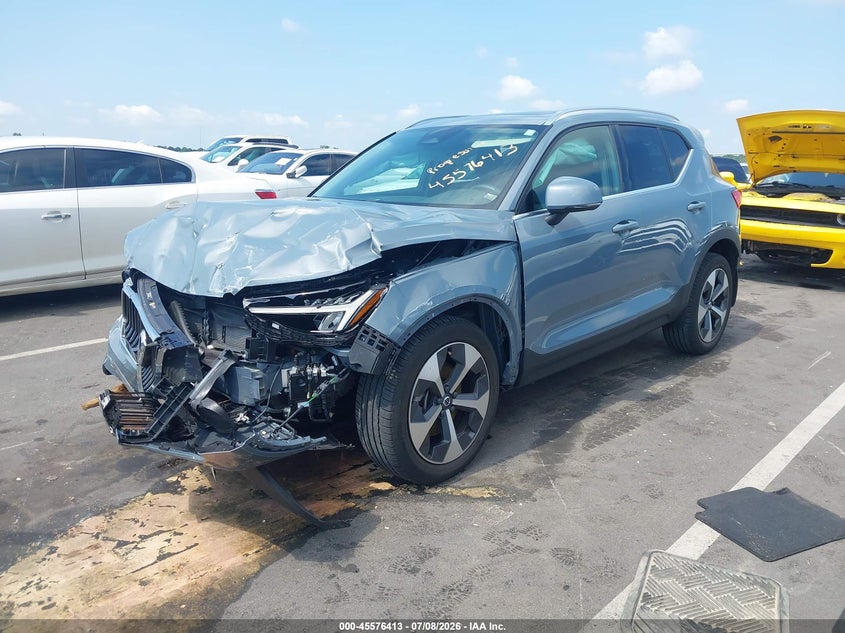 2023 Volvo Xc40 VIN YV4L12UNXP2911251 IAAI salvage auction — FRONT END, Salvage Title, sold $4,550 on 2026-08-12 (photo 2)