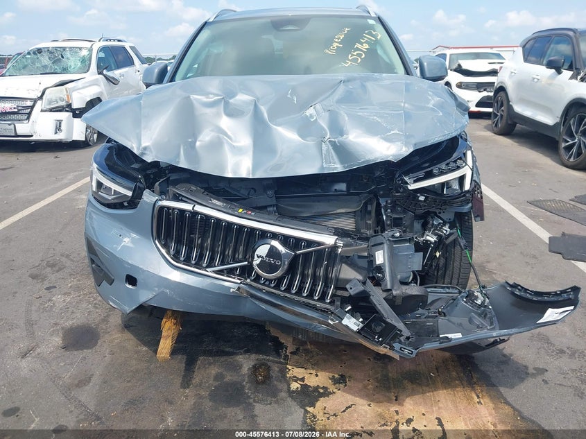 2023 Volvo Xc40 VIN YV4L12UNXP2911251 IAAI salvage auction — FRONT END, Salvage Title, sold $4,550 on 2026-08-12 (photo 6)