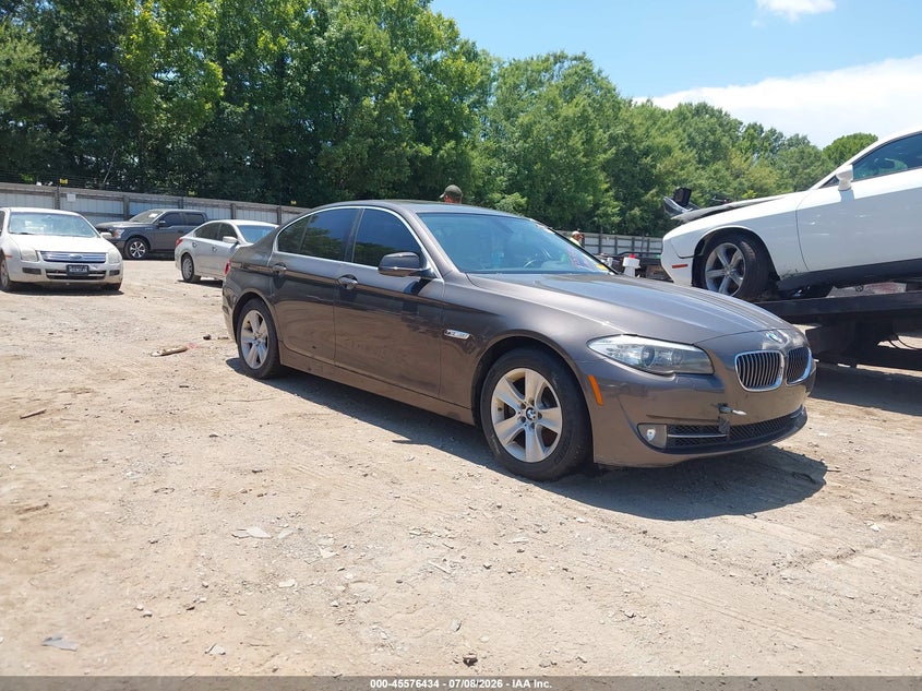 2012 BMW 5er VIN WBAXG5C59CDW24744 IAAI salvage auction — UNKNOWN, Salvage Title, sold $575 on 2026-07-15 (photo 1)