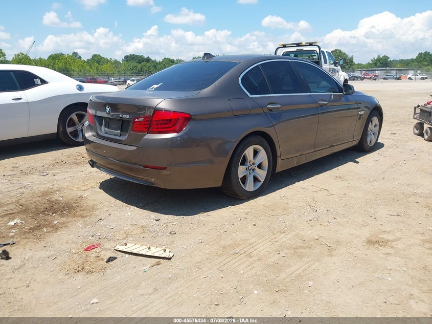 2012 BMW 5er VIN WBAXG5C59CDW24744 IAAI salvage auction — UNKNOWN, Salvage Title, sold $575 on 2026-07-15 (photo 4)