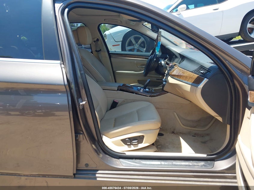 2012 BMW 5er VIN WBAXG5C59CDW24744 IAAI salvage auction — UNKNOWN, Salvage Title, sold $575 on 2026-07-15 (photo 5)