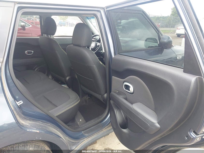 2015 Kia Soul VIN KNDJP3A51F7213034 IAAI salvage auction — SIDE, Salvage Title, sold $1,750 on 2026-07-28 (photo 8)