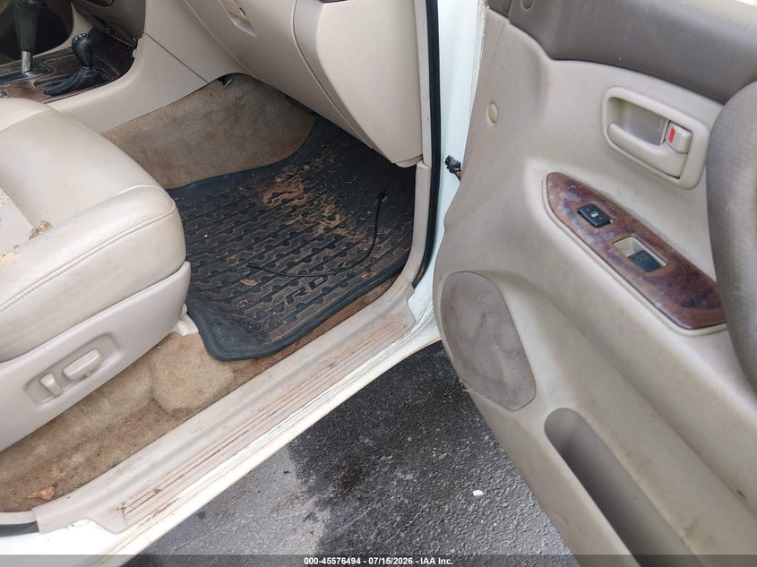 1998 Toyota Land cruiser VIN JT3HT05J0W0020757 IAAI salvage auction — NORMAL WEAR, Clear (Georgia), sold $1,550 on 2026-07-22 (photo 5)