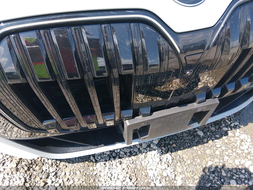 2026 BMW 7er VIN WBA33EH03TCW58840 IAAI salvage auction — NORMAL WEAR, Salvage Title, sold $56,000 on 2026-07-24 (photo 6)