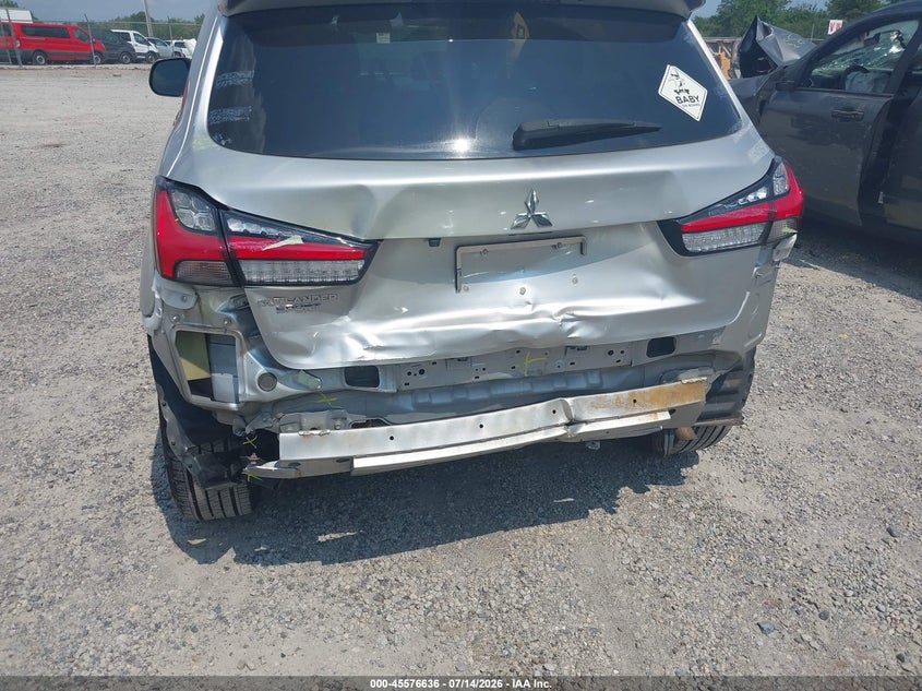 2021 Mitsubishi Outlander VIN JA4APUAU7MU016441 IAAI salvage auction — REAR END, Salvage Title, sold $4,525 on 2026-08-21 (photo 6)