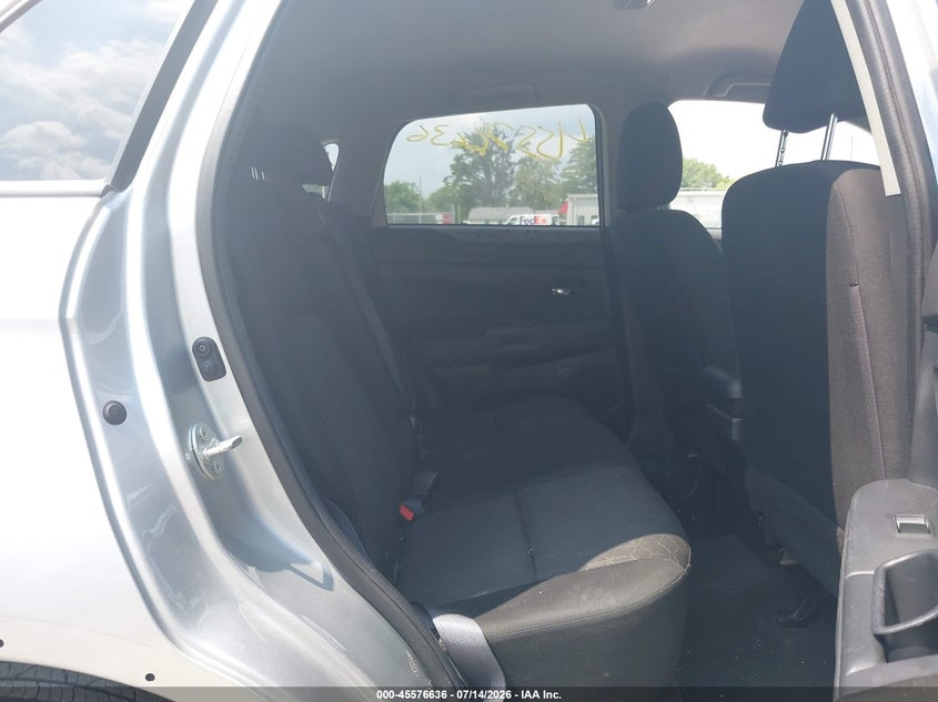 2021 Mitsubishi Outlander VIN JA4APUAU7MU016441 IAAI salvage auction — REAR END, Salvage Title, sold $4,525 on 2026-08-21 (photo 8)