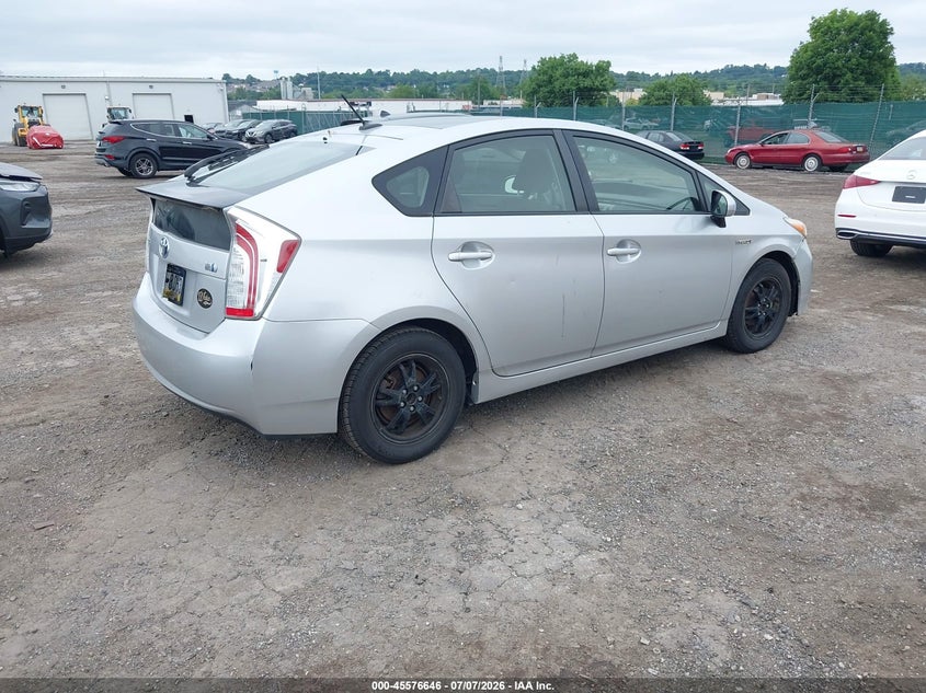 2013 Toyota Prius VIN JTDKN3DU2D5679383 IAAI salvage auction — NORMAL WEAR, Clear (Pennsylvania), sold $4,350 on 2026-07-10 (photo 4)