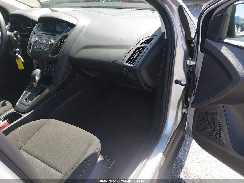 2017 Ford Focus VIN 1FADP3F27HL320326 IAAI salvage auction — NORMAL WEAR, Sf97 (Maryland), sold $8,950 on 2026-08-18 (photo 5)