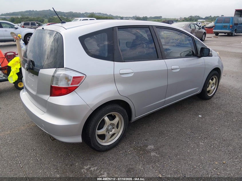 2013 Honda Fit VIN JHMGE8G31DC017147 IAAI salvage auction — NORMAL WEAR, Clear (Missouri), sold $525 on 2026-07-30 (photo 4)